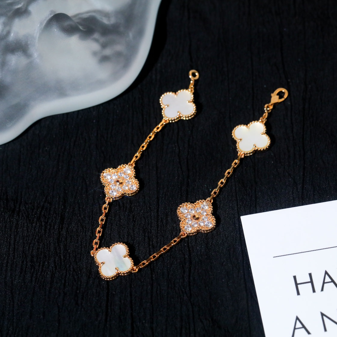 [LORA]CLOVER BRACELET 5 MOTIF WHITE MOP DIAMOND