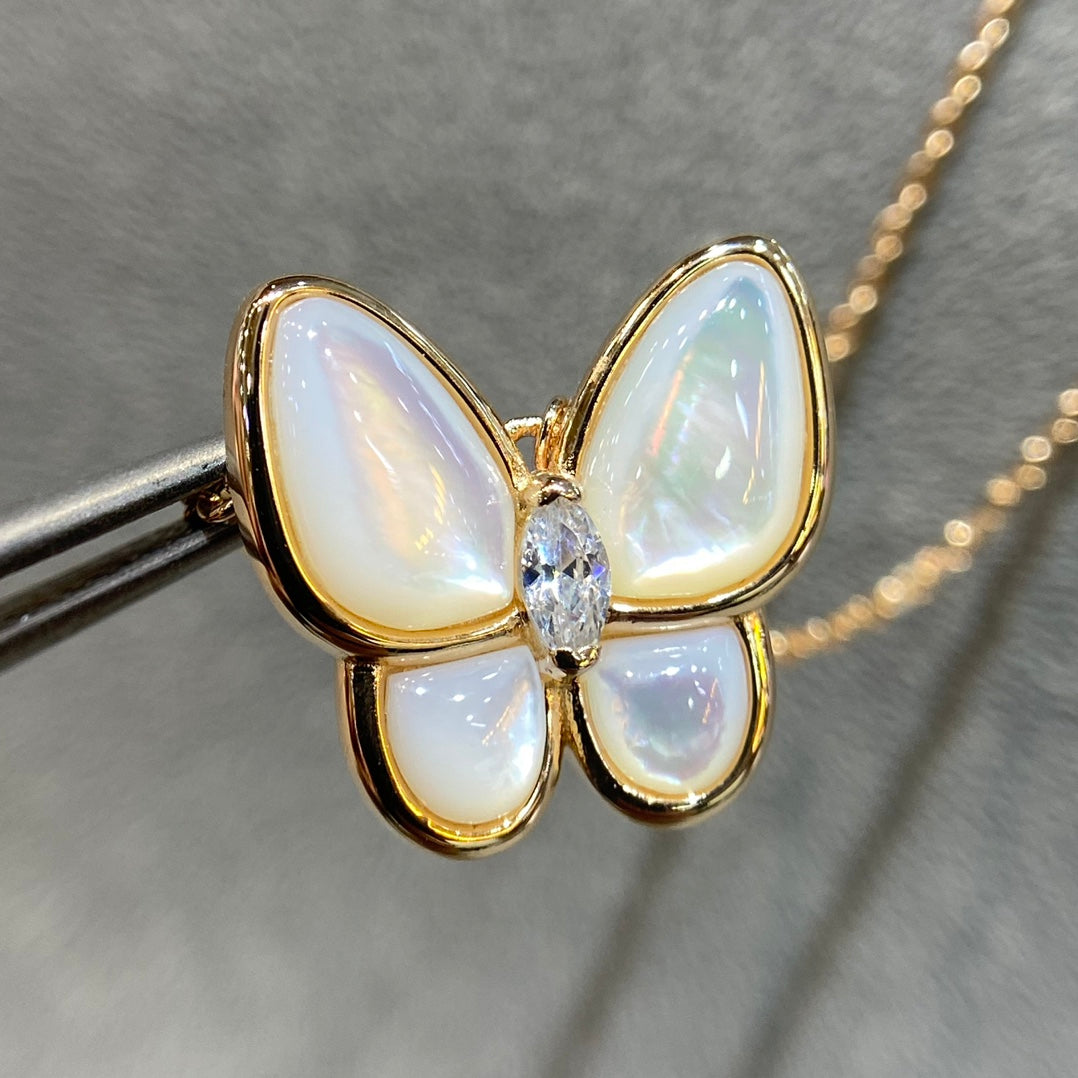 [Lora]BUTTERFLY MOP DIAMOND NECKLACE