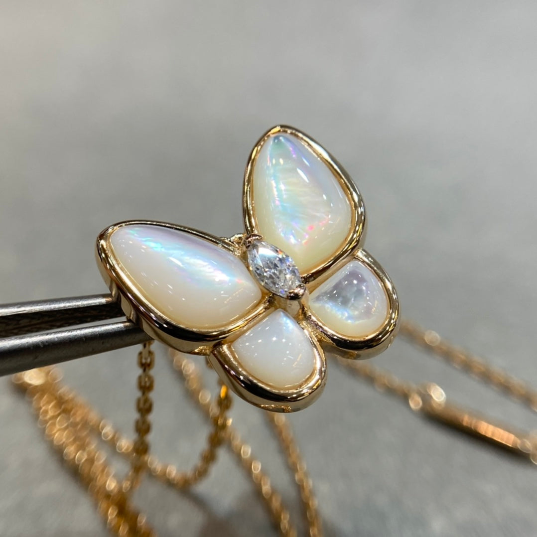 [Lora]BUTTERFLY MOP DIAMOND NECKLACE