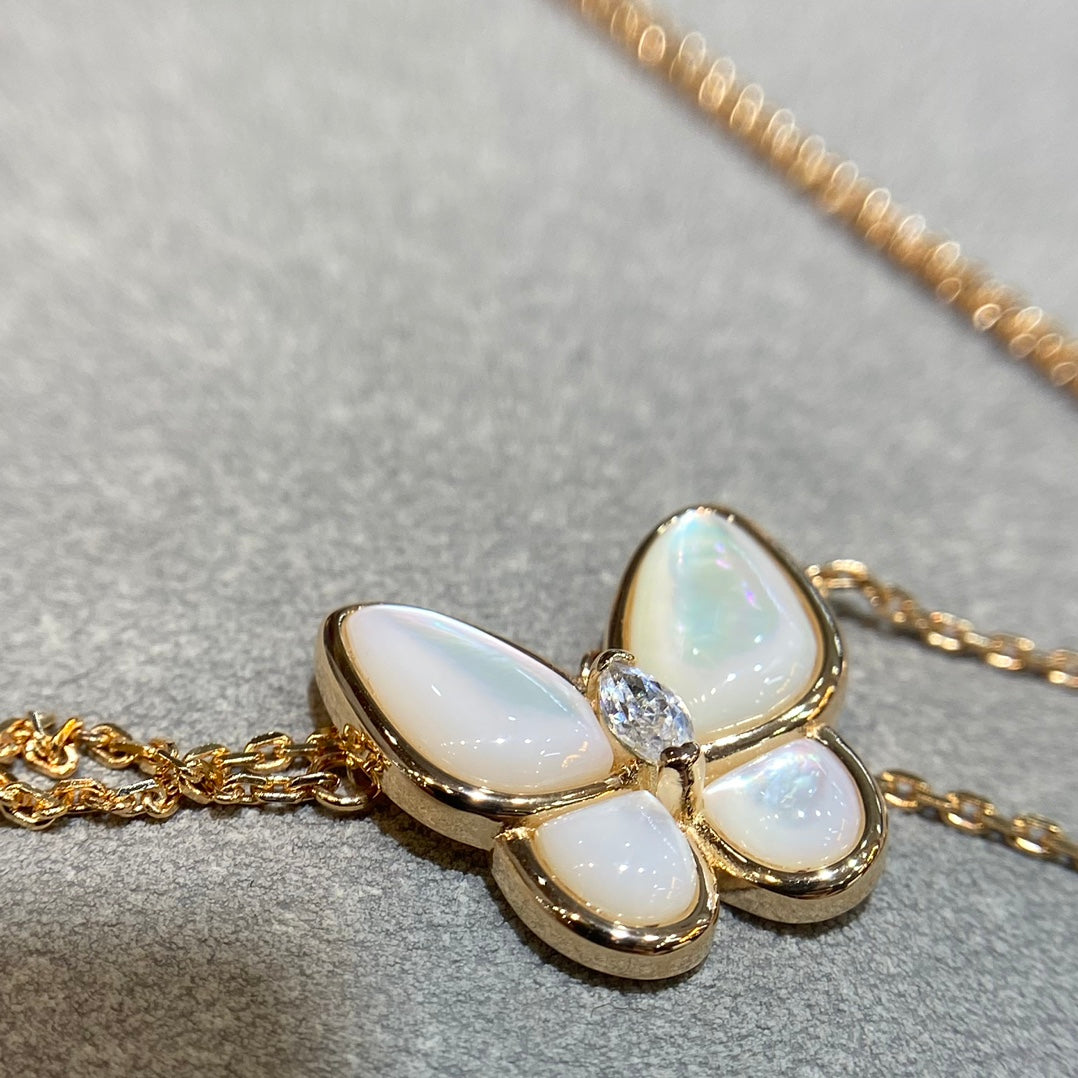 [LORA]BUTTERFLY MOP DIAMOND NECKLACE