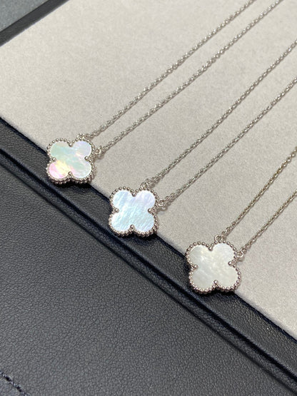 [LORA]CLOVER MEDIUM SILVER WHITE MOP NECKLACE