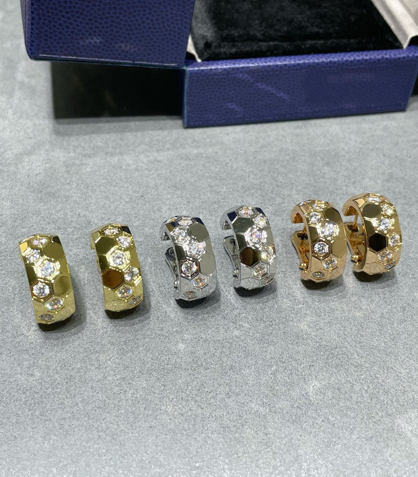 [LORA]BEE LOVE DIAMOND HOOP EARRINGS