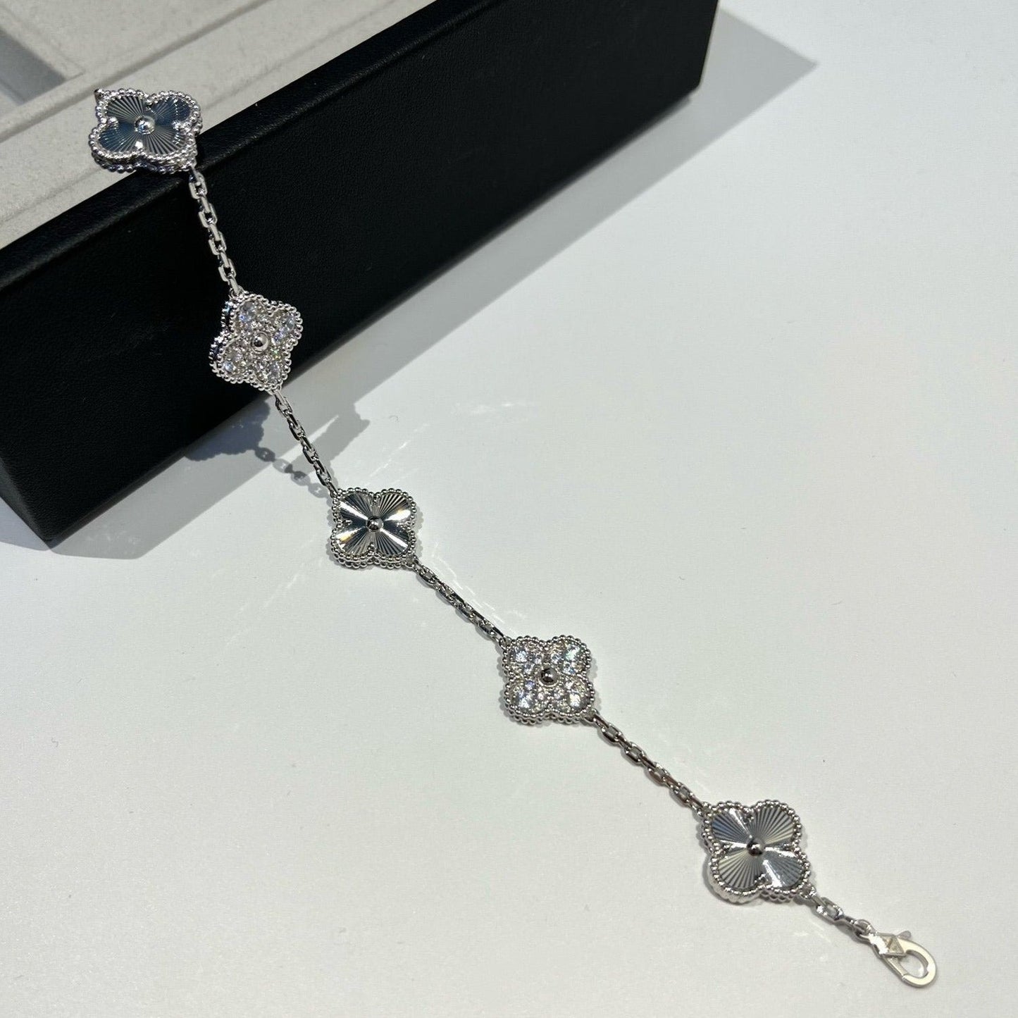 [LORA]CLOVER 5 MOTIF SILVER DIAMOND BRACELET