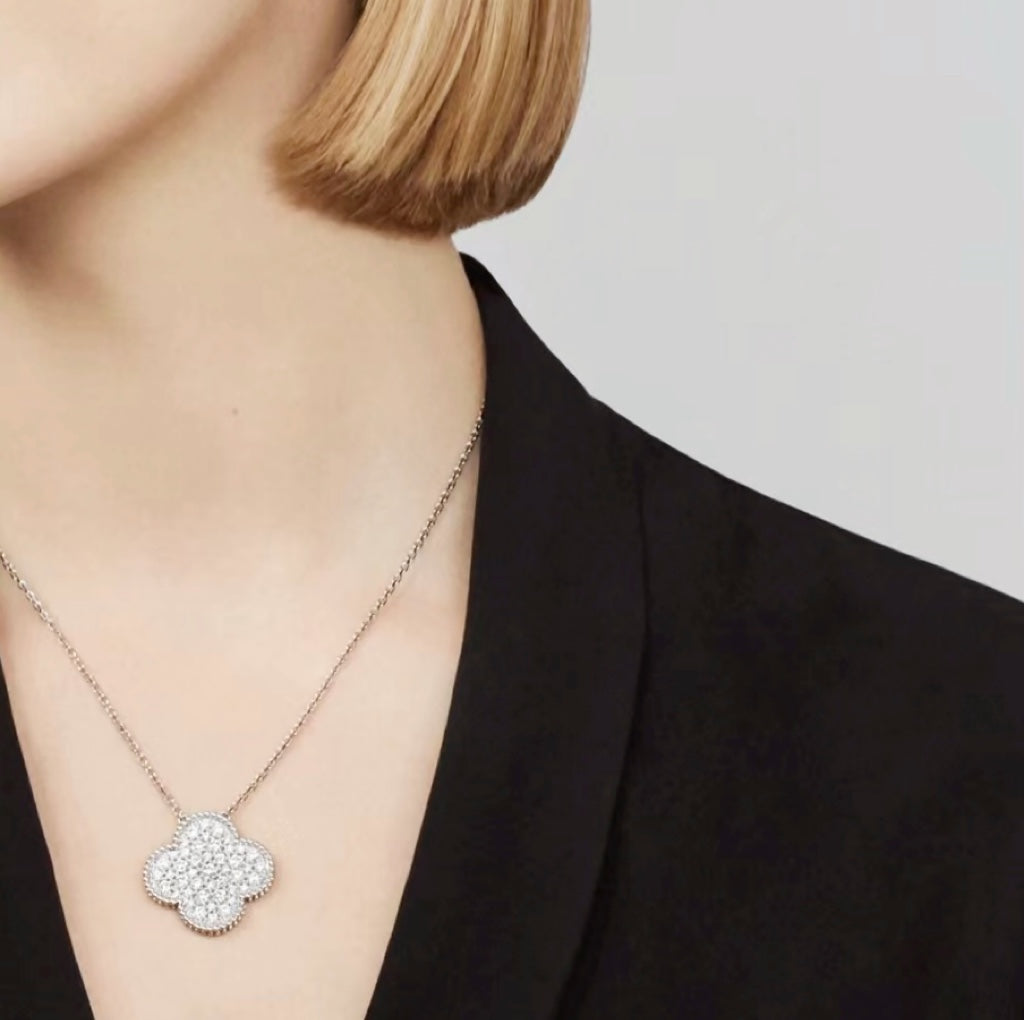 [LORA]CLOVER 25MM LARGE PENDANT DIAMOND PAVED SILVER NECKLACE