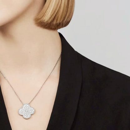 [Lora]CLOVER 25MM LARGE PENDANT DIAMOND PAVED SILVER NECKLACE
