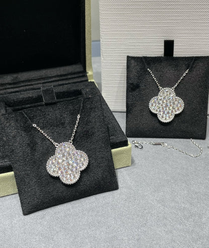 [LORA]CLOVER 25MM LARGE PENDANT DIAMOND PAVED SILVER NECKLACE