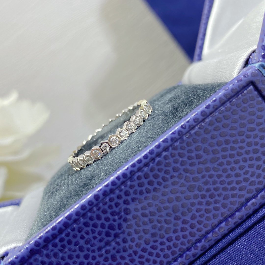 [LORA]BEE LOVE DIAMOND PAVED SMALL RING