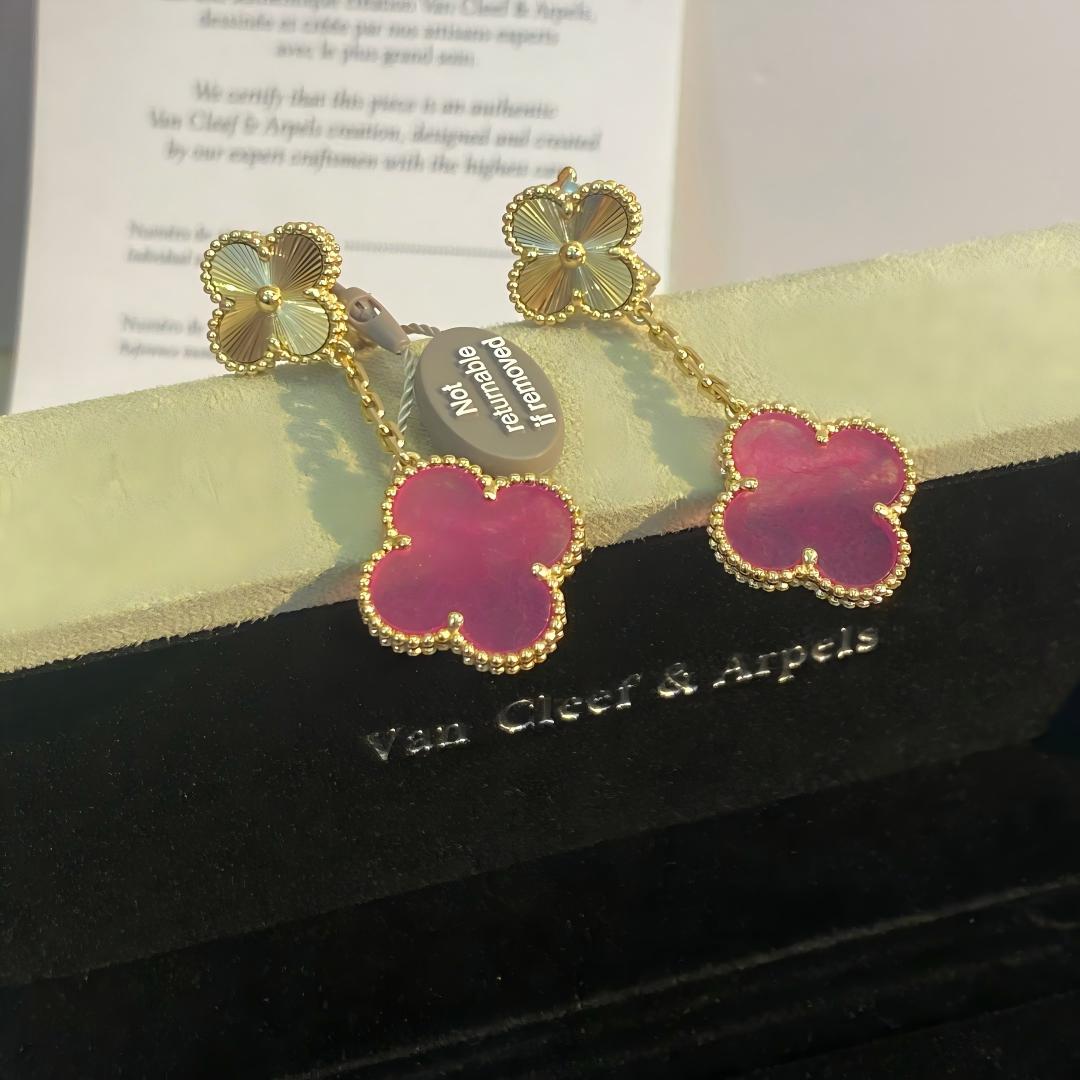 [Lora]NEW CLOVER 2 MOTIF PINK ENAMEL EARRINGS
