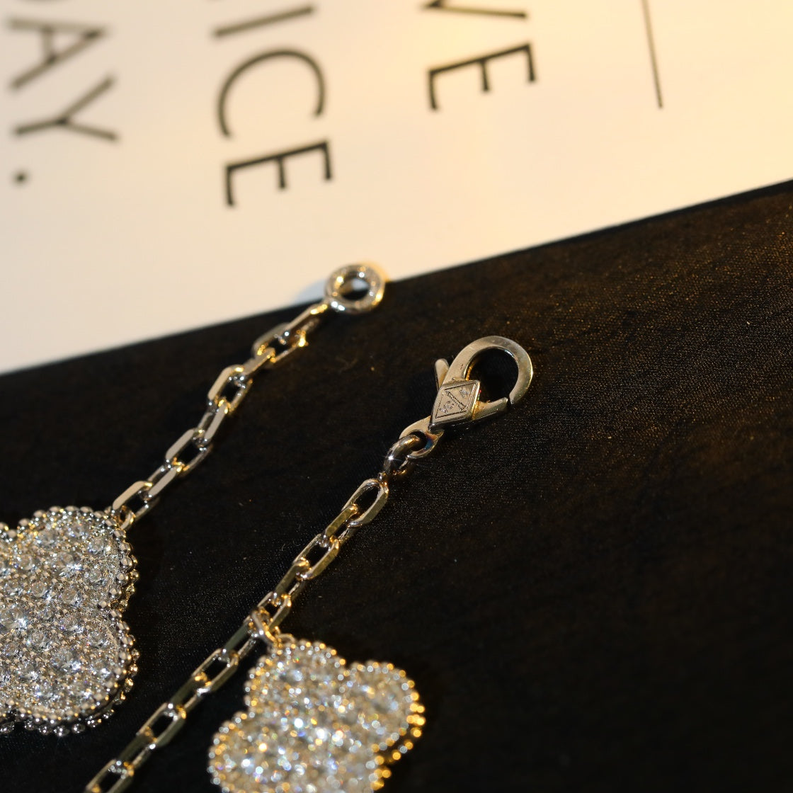 [LORA]CLOVER BRACELET 5 MOTIF SILVER DIAMOND PAVED