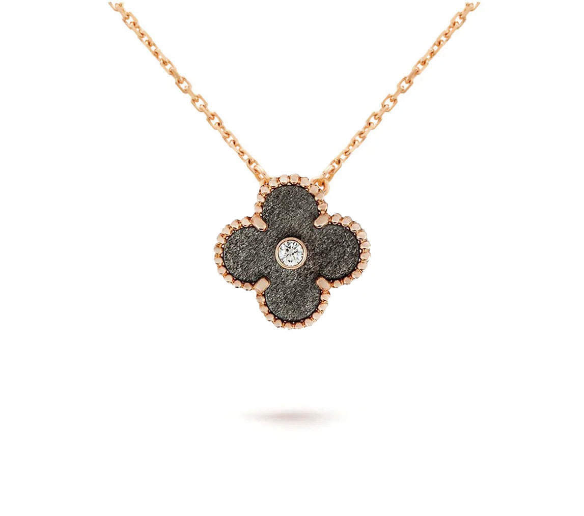 [Lora]CLOVER 15MM CHRISTMAS LIMITED EDITION SINGLE FLOWER NECKLACE