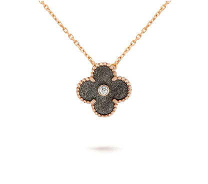 [Lora]CLOVER 15MM CHRISTMAS LIMITED EDITION SINGLE FLOWER NECKLACE