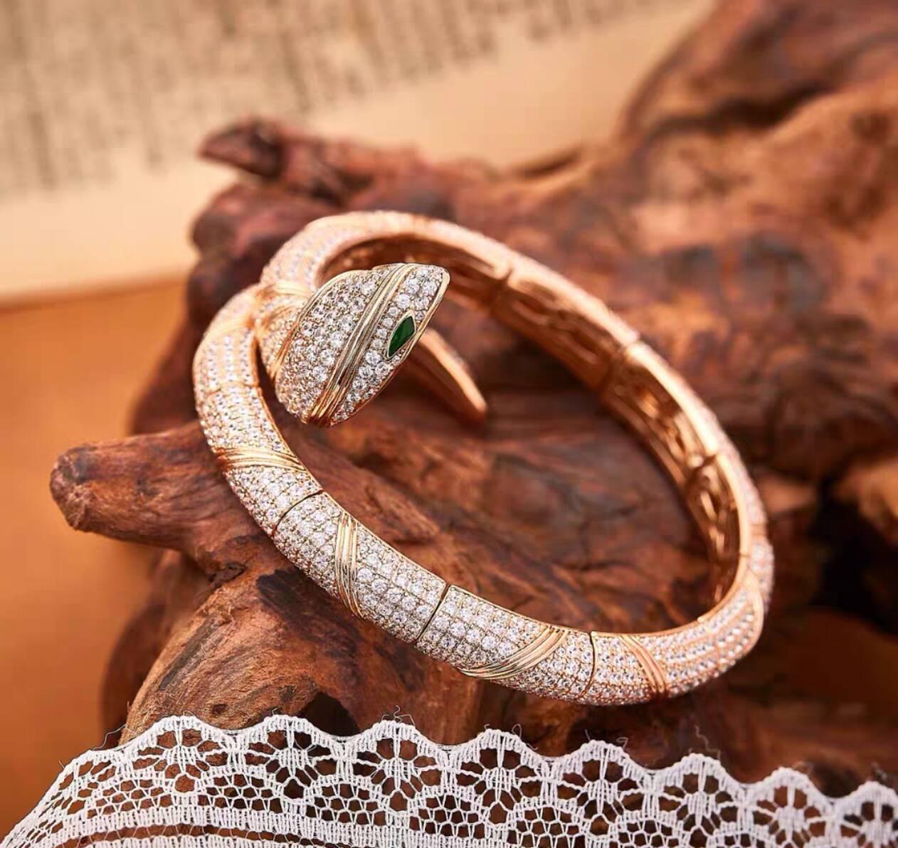 [LORA]HAUTE COUTURE GOLD SERPENTI BRACELET