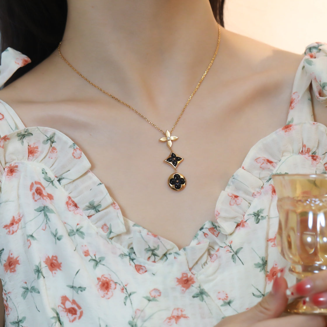[LORA]STAR AND SUN ONYX PINK GOLD NECKLACE