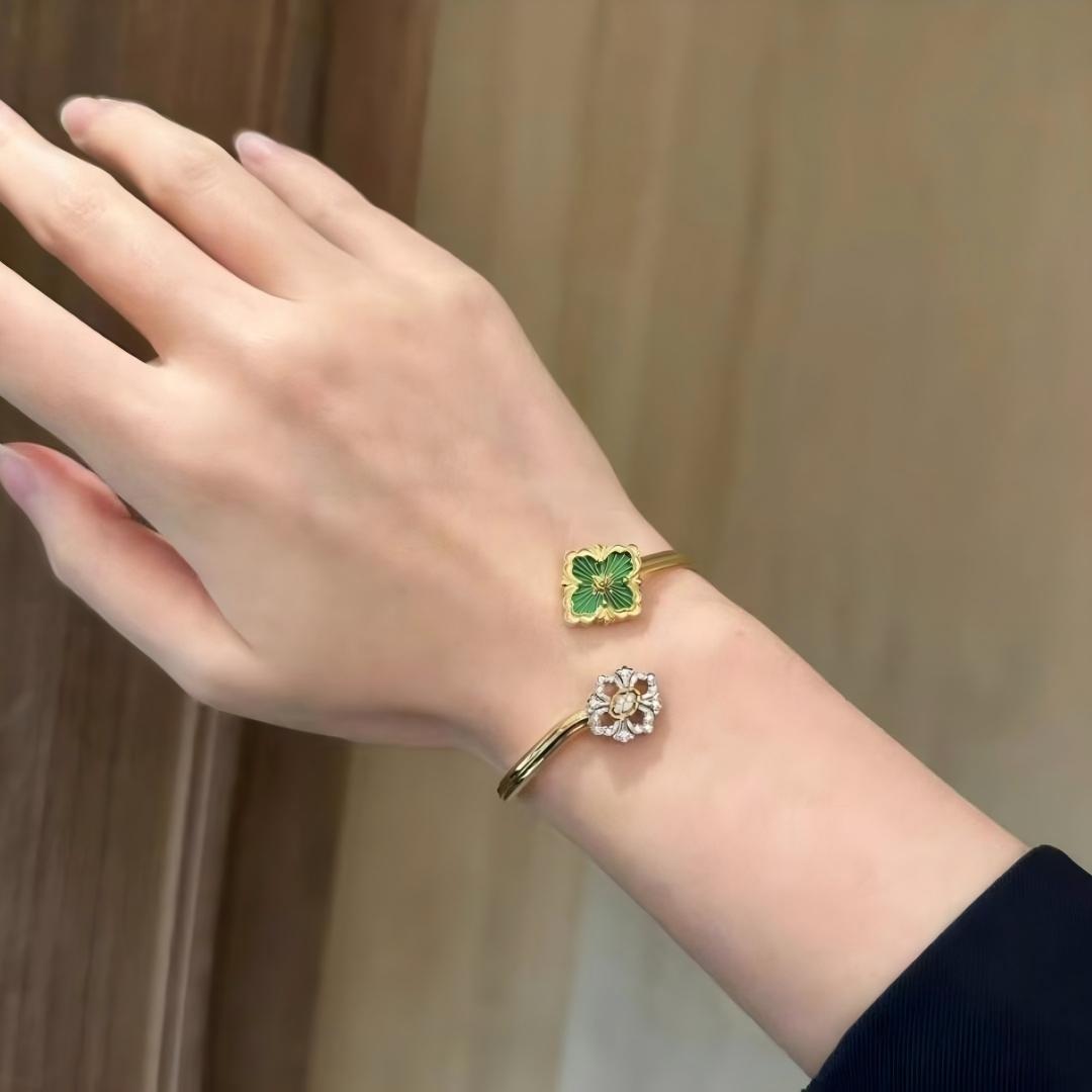 [Lora JEWELRY] OPERA TULLE  GOLD BRACELET WITH ENAMEL BACKGROUND