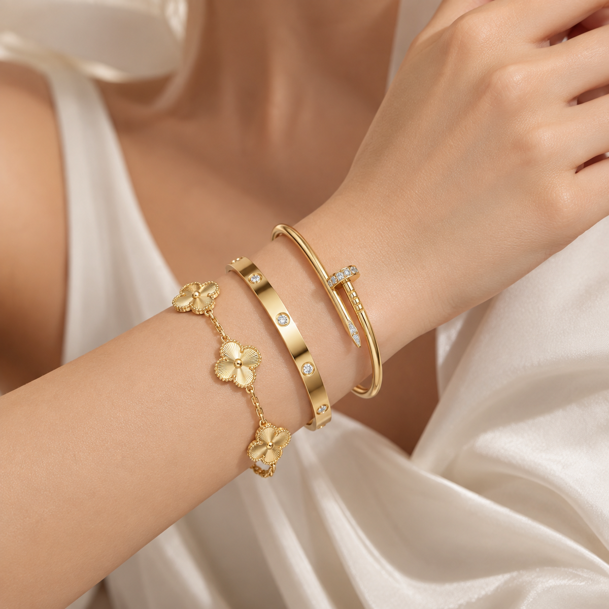 [Lora] CLASH & Clover Laser 5-Motif & LOVE Brushed Bracelet Stack Set