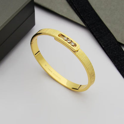 [LORA] Move Noa Ciselé bangle