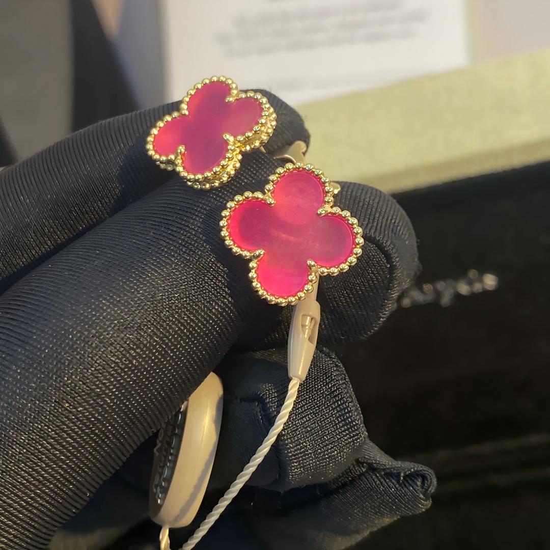 [Lora]NEW CLOVER 1 MOTIF PINK ENAMEL STUD EARRINGS