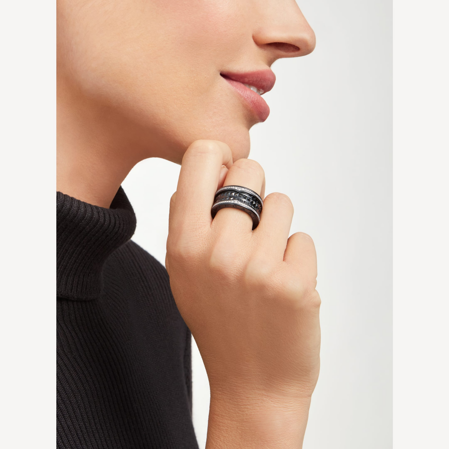 [LORA]ZERO 1 ROCK FOUR-BAND BLACK CERAMIC WITH STUDDED SPIRAL AND PAVED DIAMONDS RING