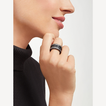 [LORA]ZERO 1 ROCK FOUR-BAND BLACK CERAMIC WITH STUDDED SPIRAL AND PAVED DIAMONDS RING