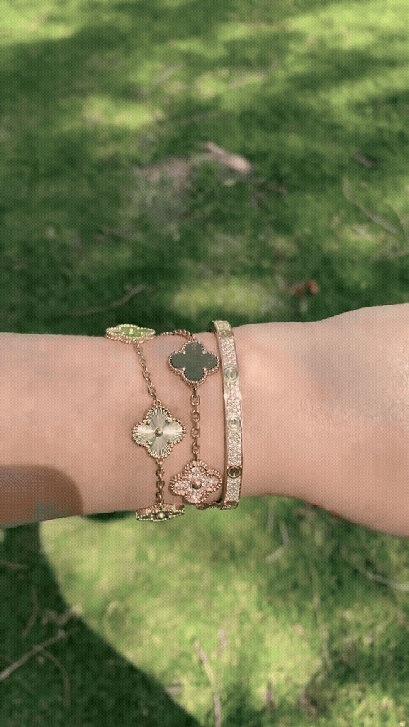 [Lora]Clover Laser  Pulsar Stone 5-Motif & LOVE Diamond-Paved Bracelet Stack Set