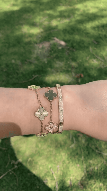 [Lora]Clover Laser  Pulsar Stone 5-Motif & LOVE Diamond-Paved Bracelet Stack Set