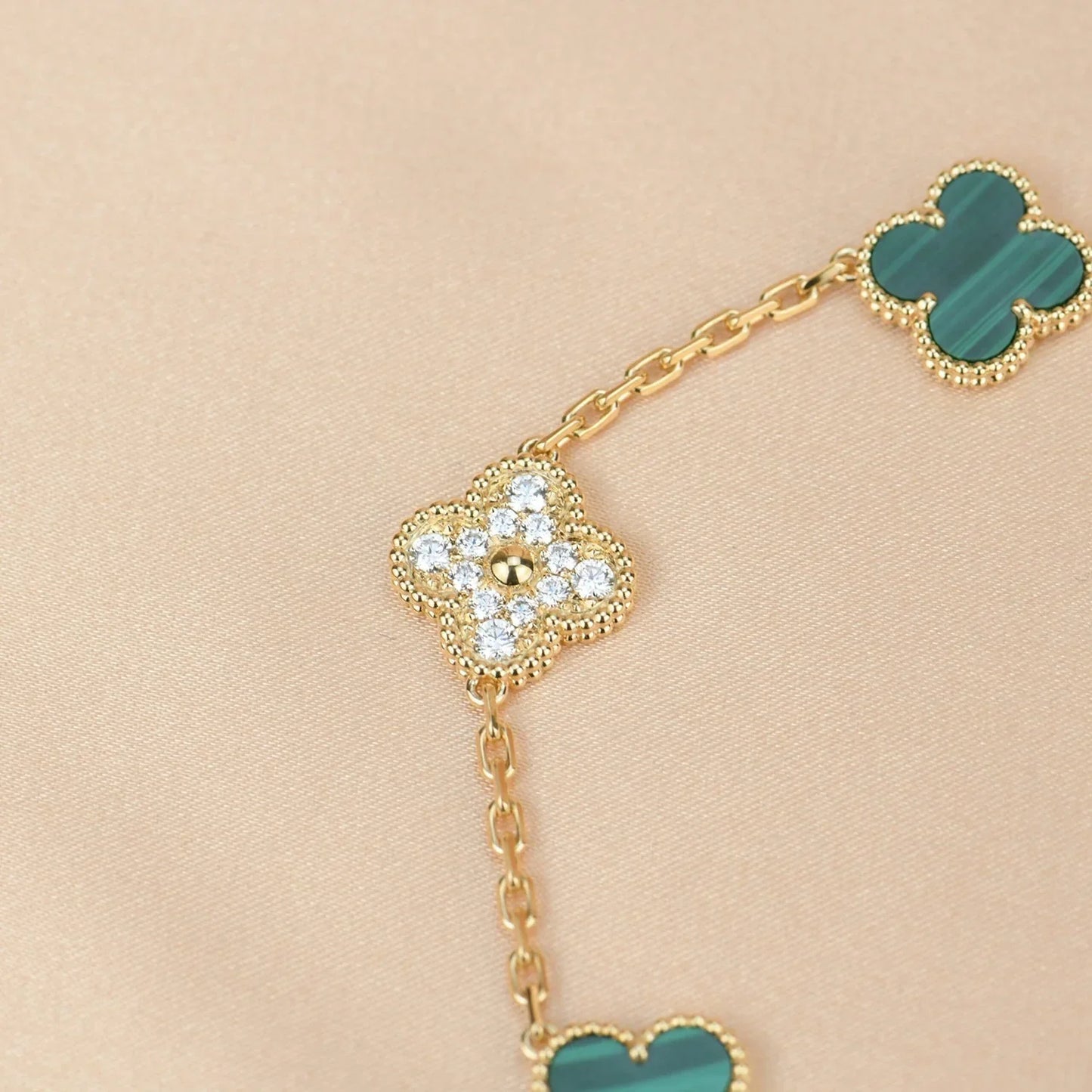 [Lora] CLOVER 5 MOTIF MALACHITE BRACELET COLLECTION
