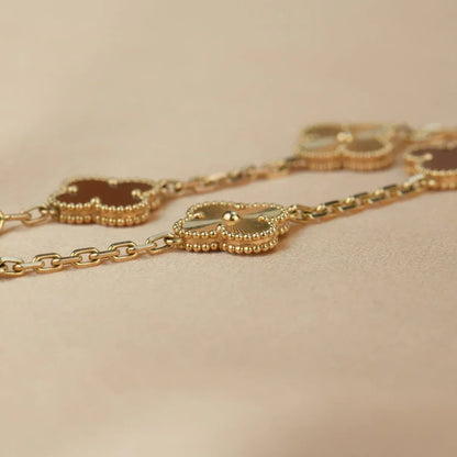 [Lora] CLOVER 5 MOTIF RED CORNELIAN BRACELET COLLECTION