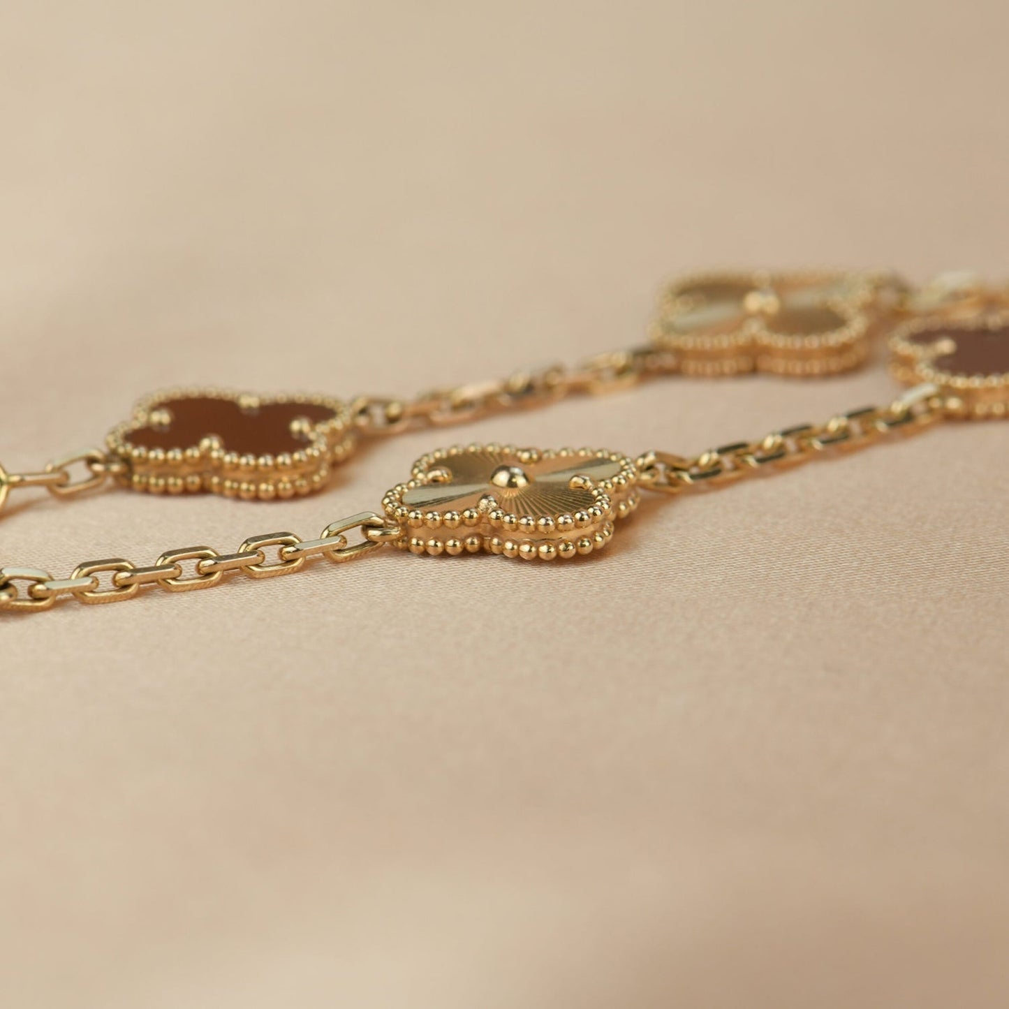 [LORA]CLOVER  5 MOTIFS CARNELIAN GOLD BRACELET