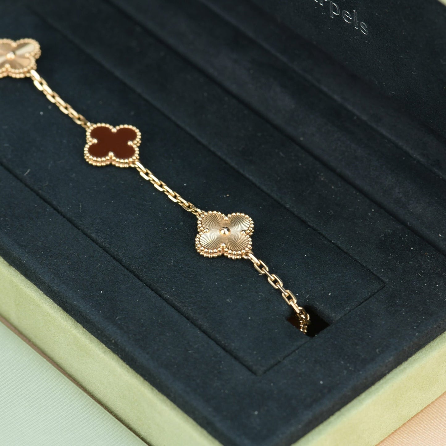 [LORA]CLOVER  5 MOTIFS CARNELIAN GOLD BRACELET