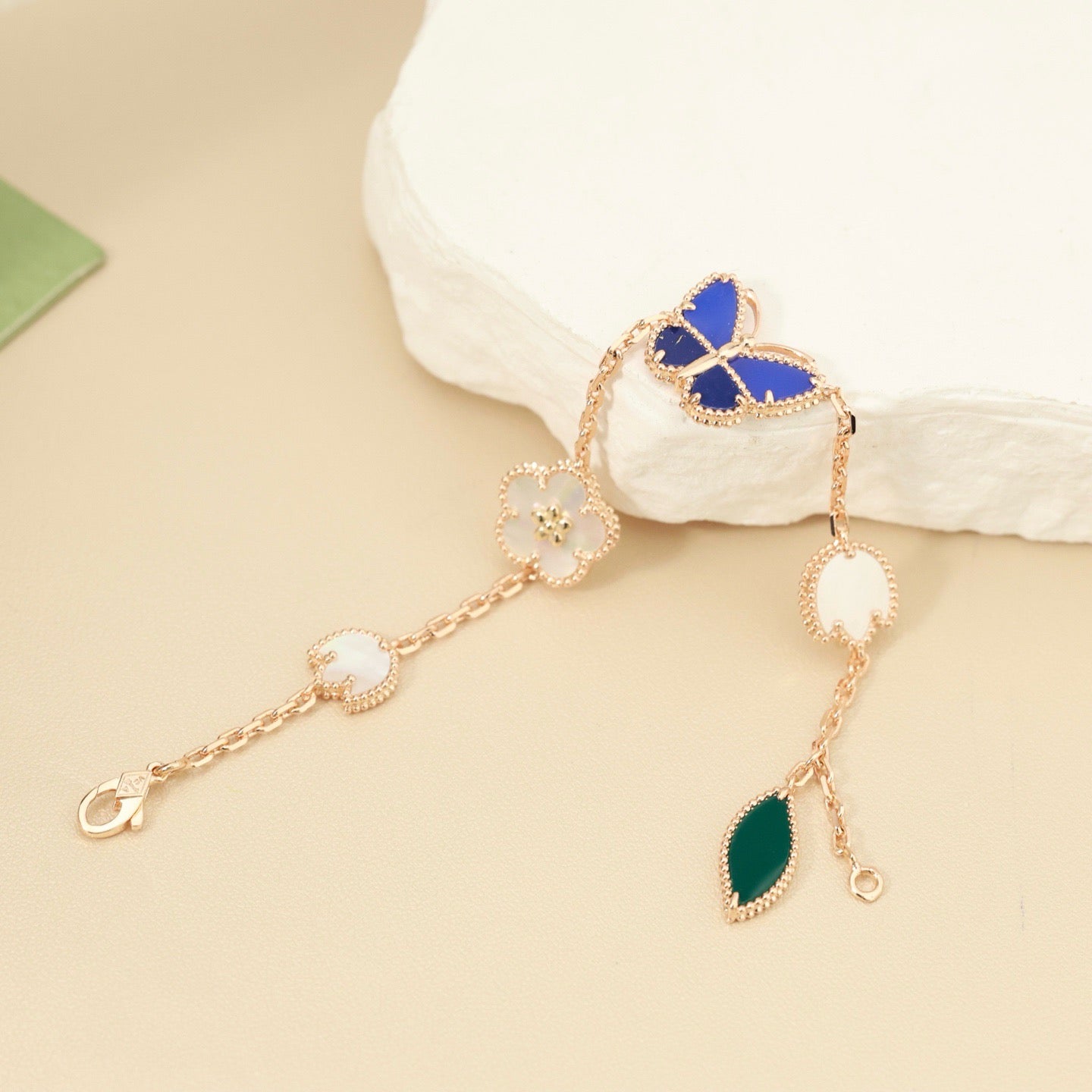 [LORA]LUCKY SPRING BUTTERFLY 5 MOTIF BRACELET