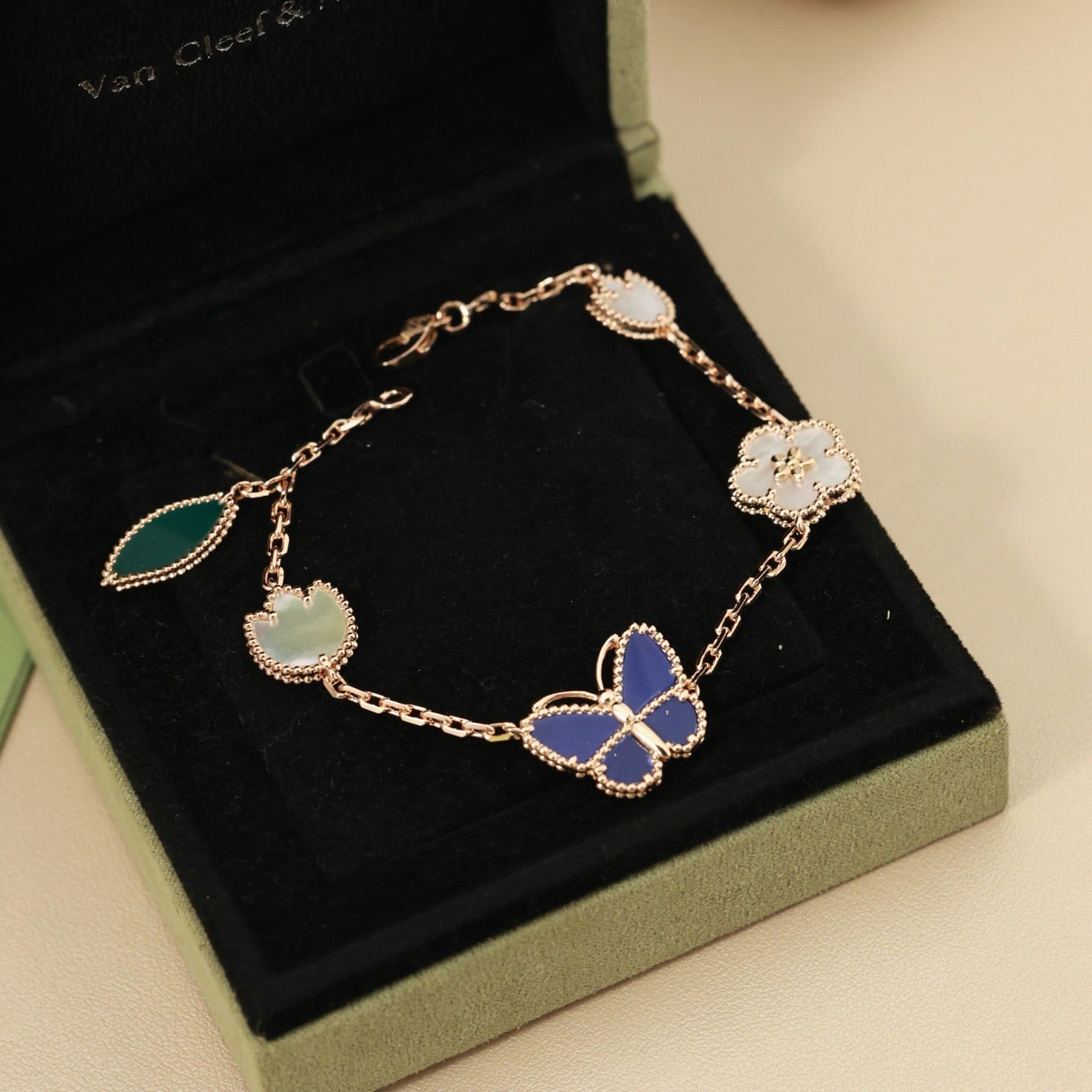 [LORA]LUCKY SPRING BUTTERFLY 5 MOTIF BRACELET