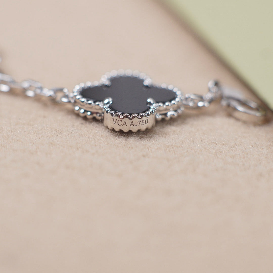 [LORA]CLOVER 5 MOTIF ONYXS  BRACELET SILVER