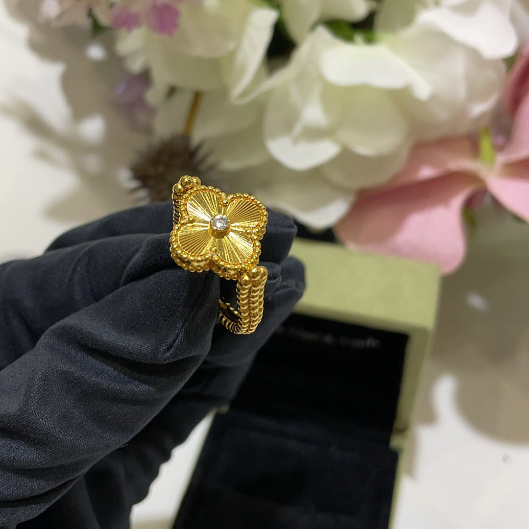 [Lora]CLOVER RIVERSIBLE RING GOLD COLLECTION