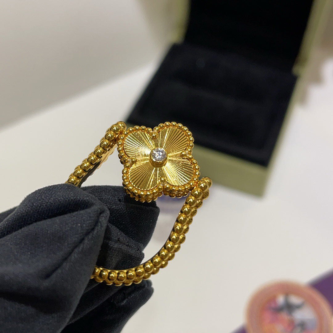 [Lora]CLOVER RIVERSIBLE RING GOLD COLLECTION