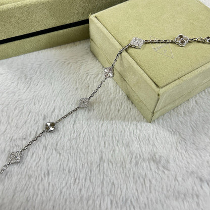[Lora]CLOVER 6 MOTIF DIAMOND LASER BRACELET