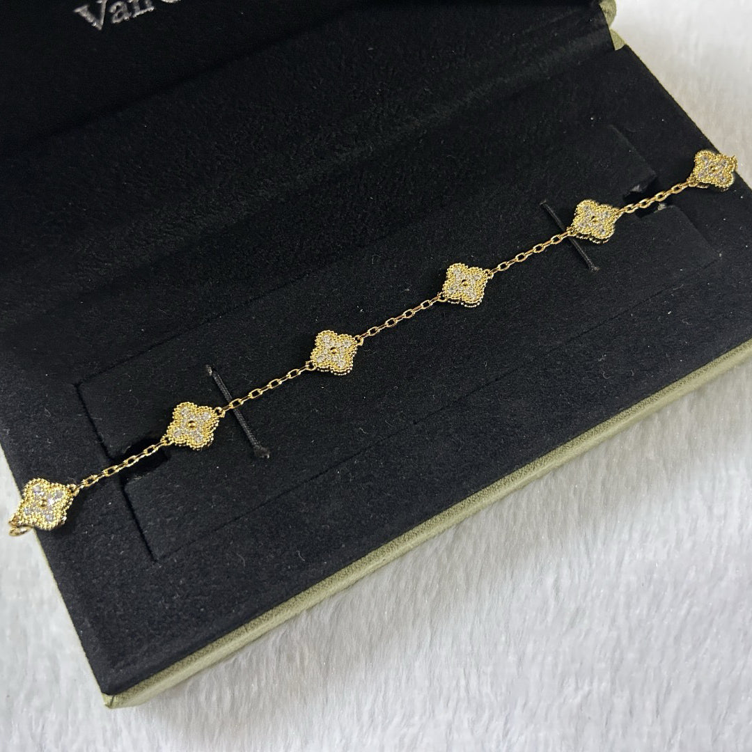 [Lora]CLOVER 6 MOTIF DIAMOND BRACELET