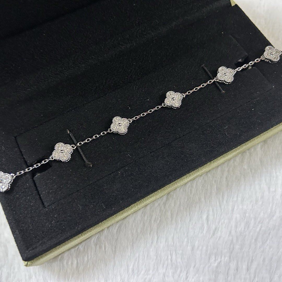 [Lora]CLOVER 6 MOTIF DIAMOND BRACELET