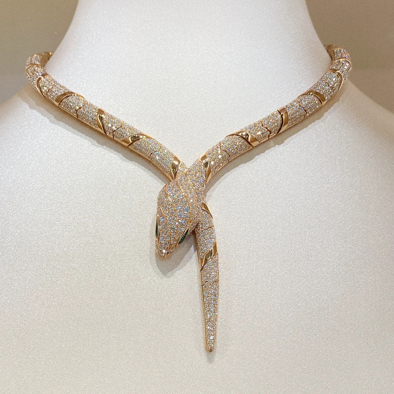 [LORA]HAUTE COUTURE GOLD SERPENTI NECKLACE