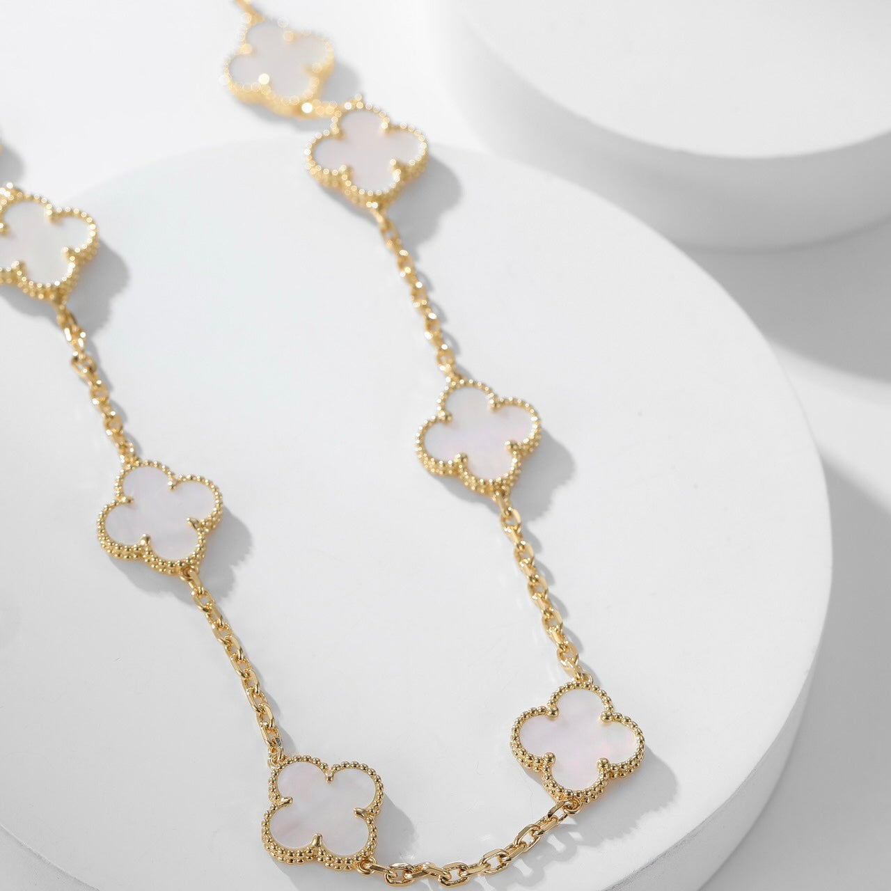 [LORA]CLOVER 10 MOTIFS WHITE MOTHER OF PEARL NECKLACE