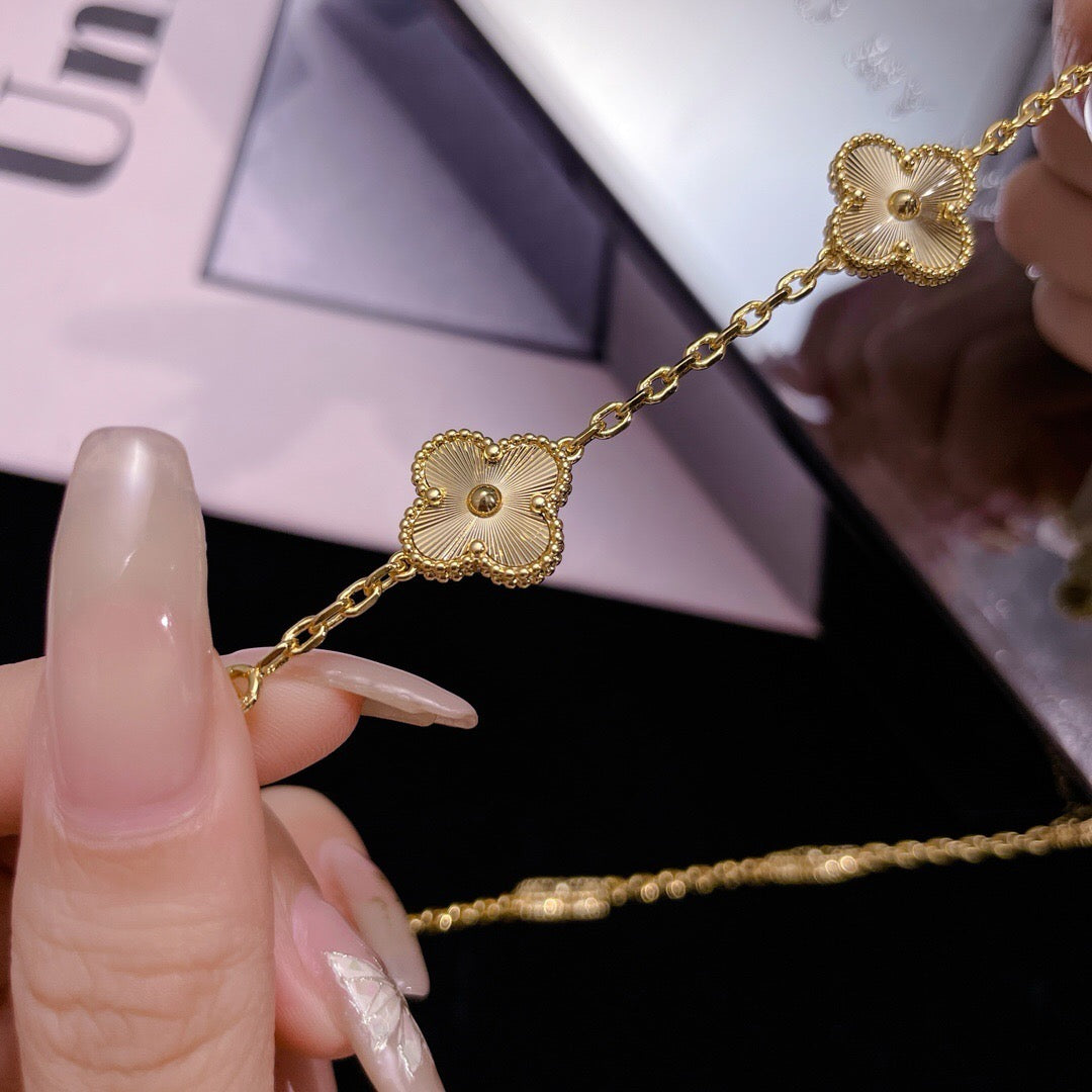 [Lora]CLOVER 10 MOTIFS LASER NECKLACE
