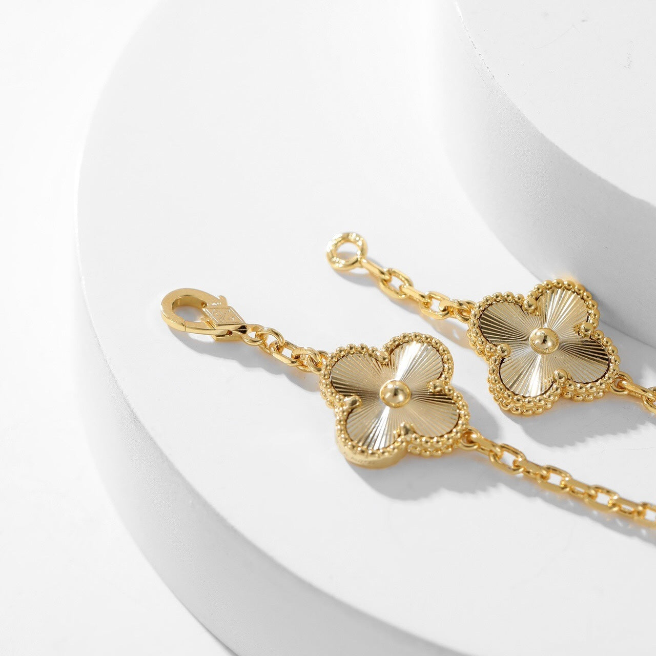 [Lora]CLOVER 10 MOTIFS LASER NECKLACE