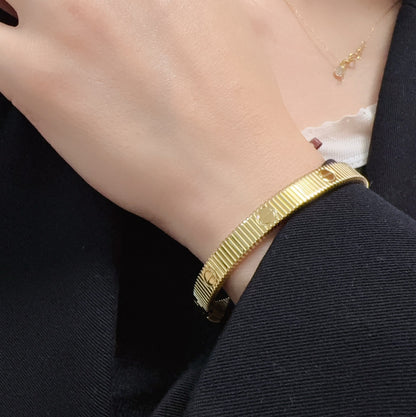 [LOAR] LOVE UNLIMITED ARMBAND 