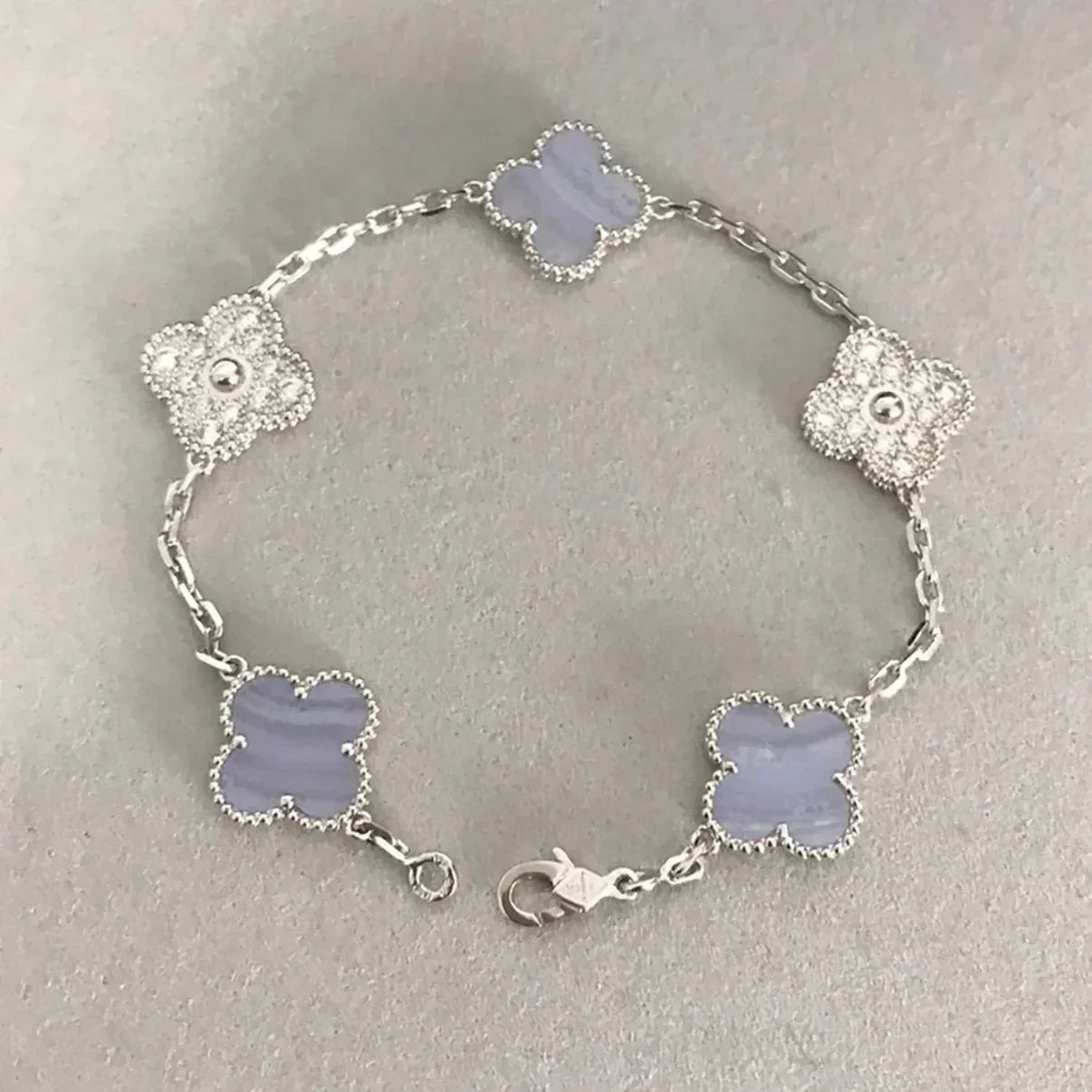 [LORA] CLOVER 5 MOTIF PURPLE CHALCEDONY BRACELET COLLECTION