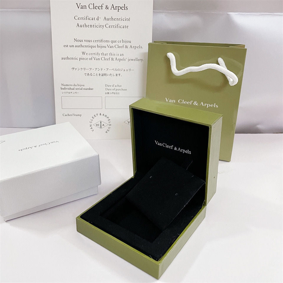 [LORA]VA CLOVER BRACELET NECKLACE RING BOX GIFT BAG