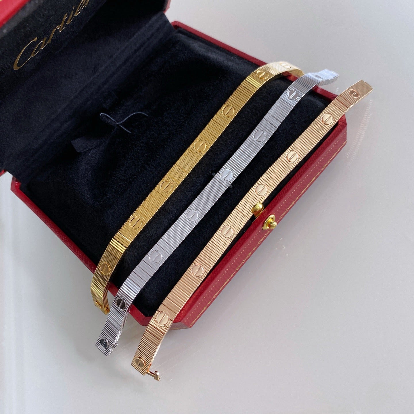 [LORA] LOVE UNLIMITED BRACELET