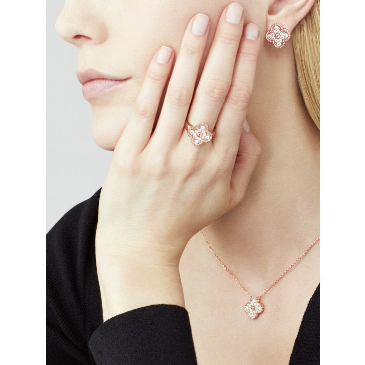 [LORA]CLOVER 15MM DIAMOND SINGLE FLOWER NECKLACE