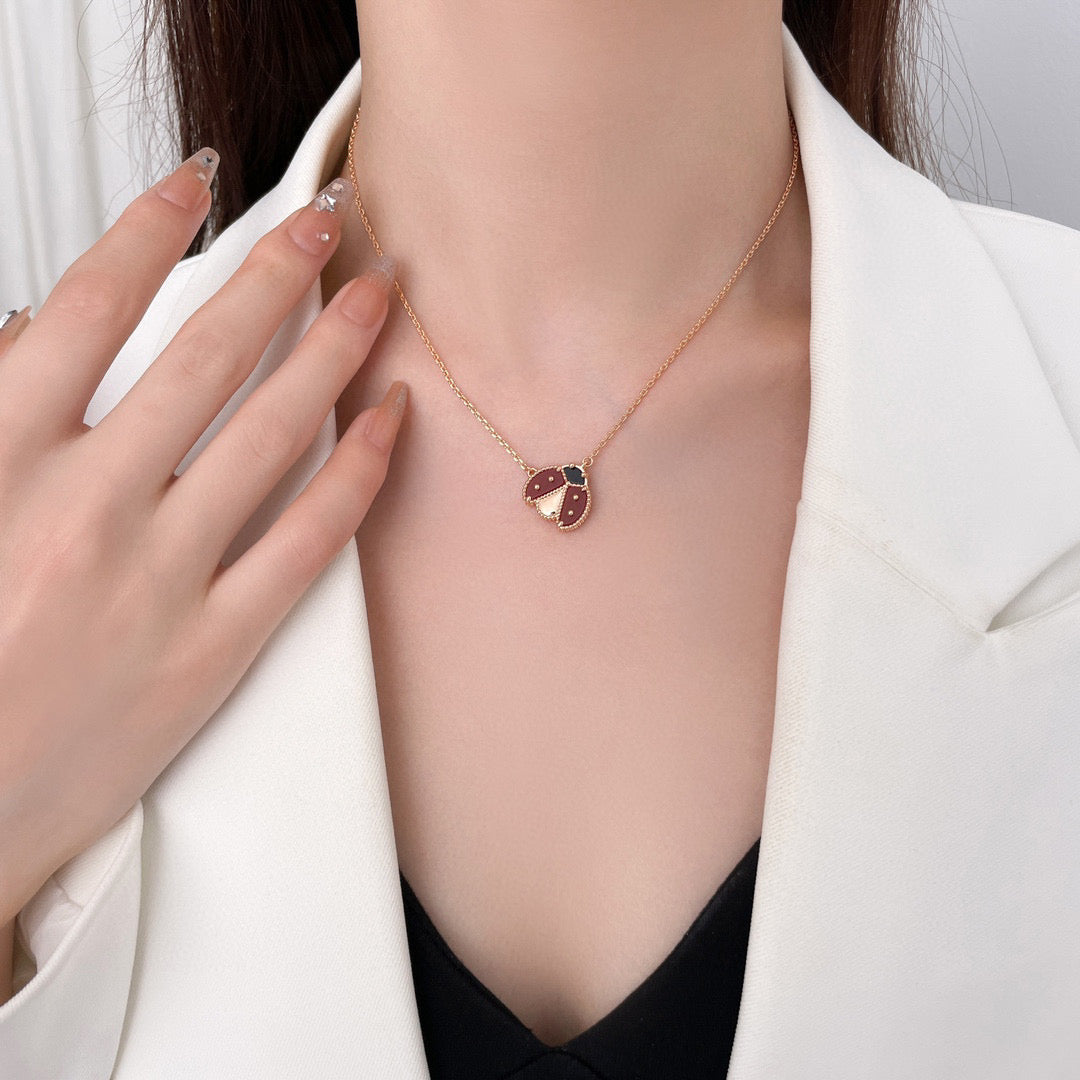 [LORA]LUCKY  CARNELIANS LADYBUG NECKLACE