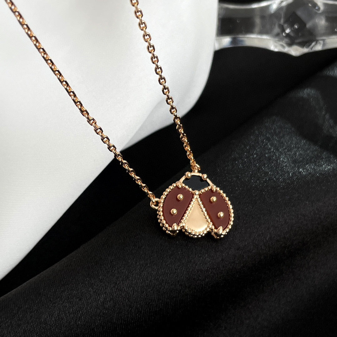 [LORA]LUCKY  CARNELIANS LADYBUG NECKLACE