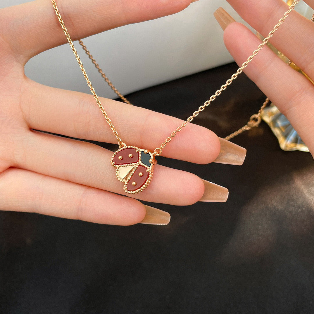 [LORA]LUCKY  CARNELIANS LADYBUG NECKLACE