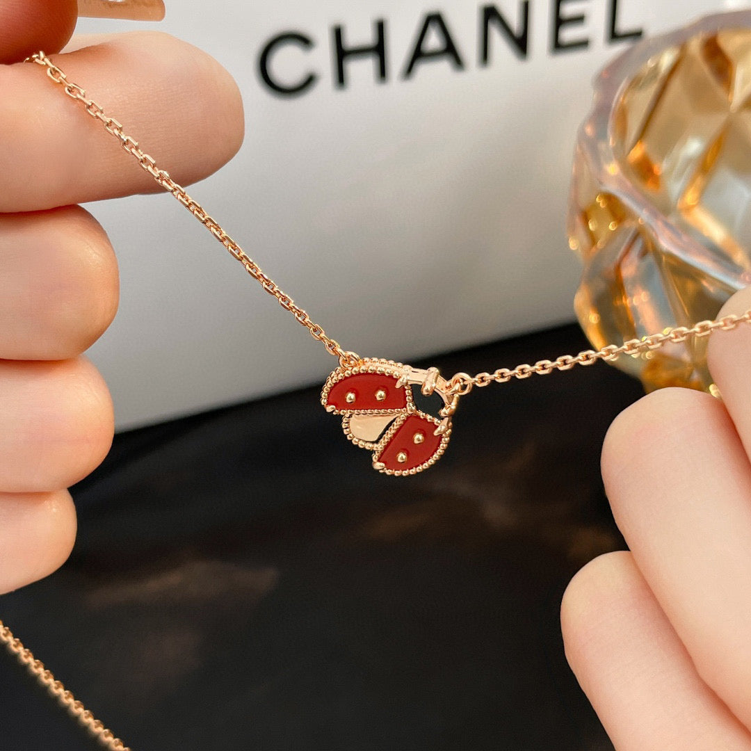 [LORA]LUCKY  CARNELIANS LADYBUG NECKLACE